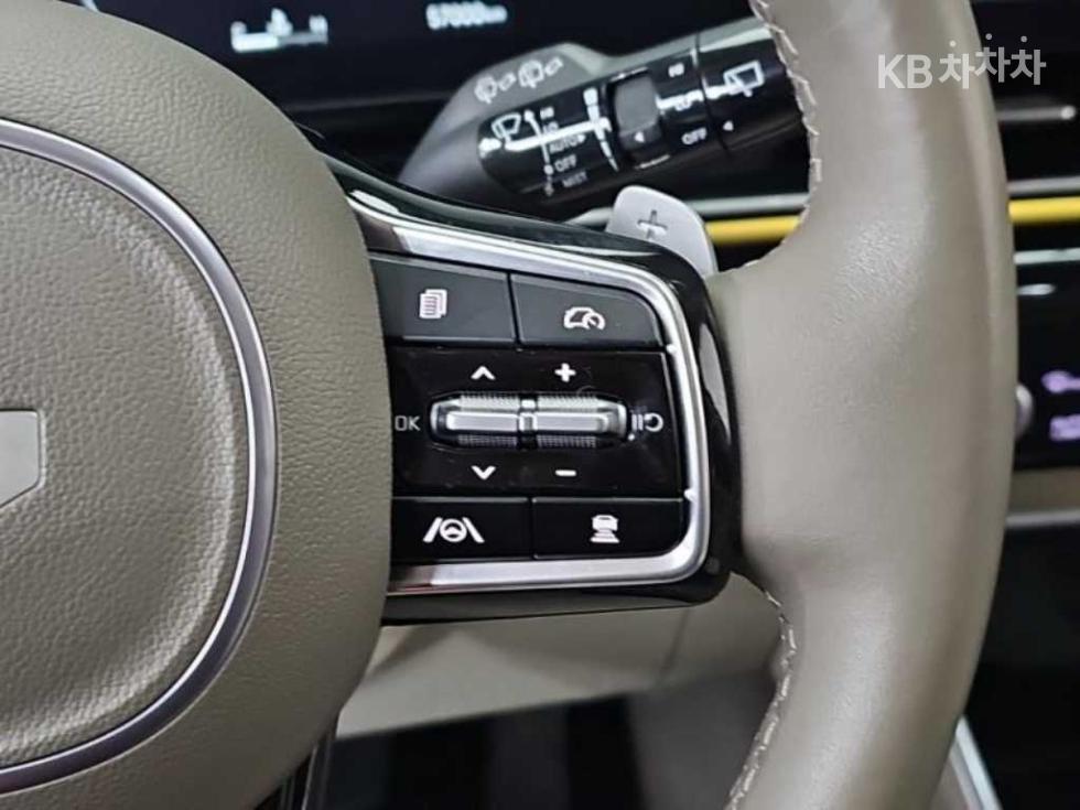 2024 Kia 4 photo