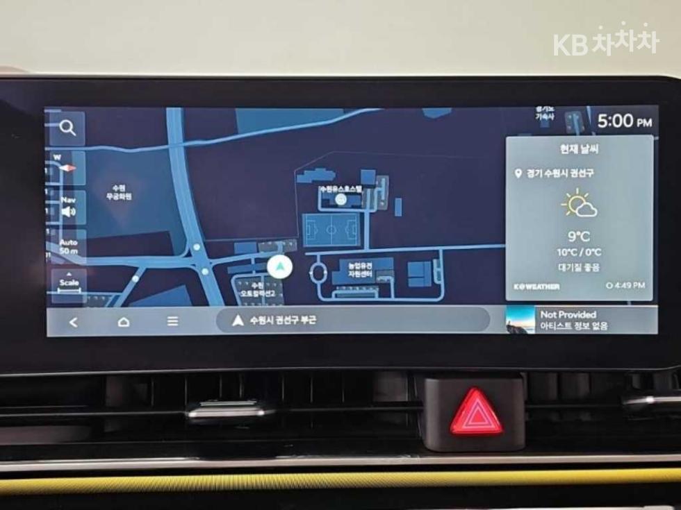 2024 Kia 4 photo