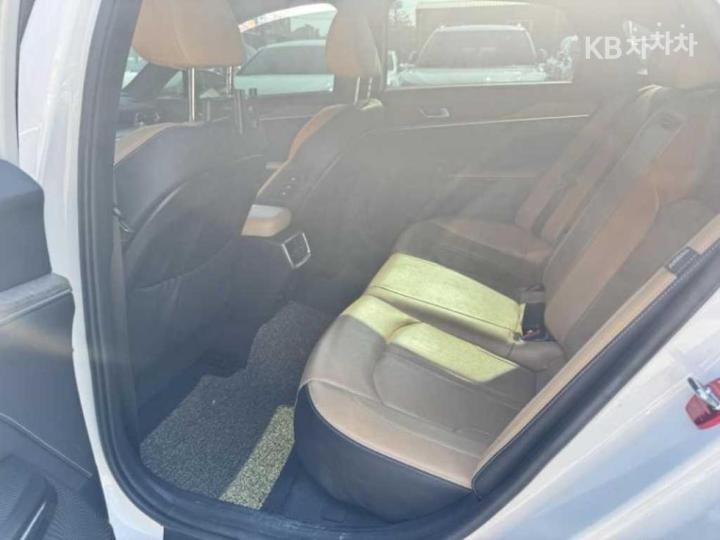 Kia K5 2.0 Gasoline Noblesse 5