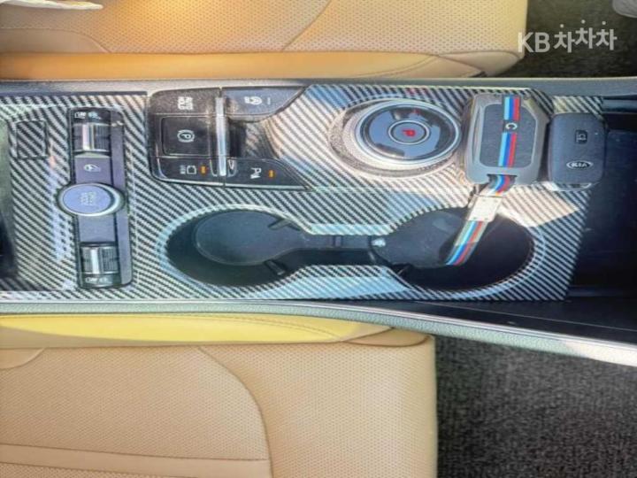 Kia K5 2.0 Gasoline Noblesse 10