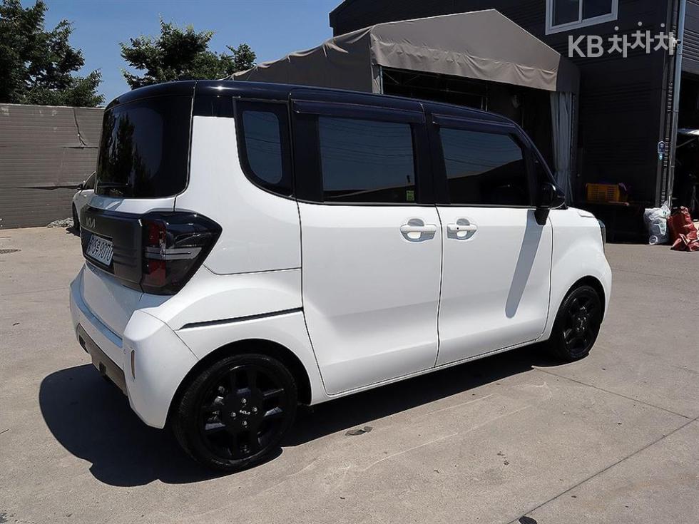 2025 - kia kia