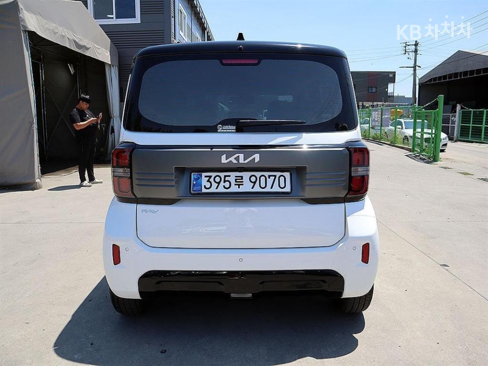 2025 - kia kia