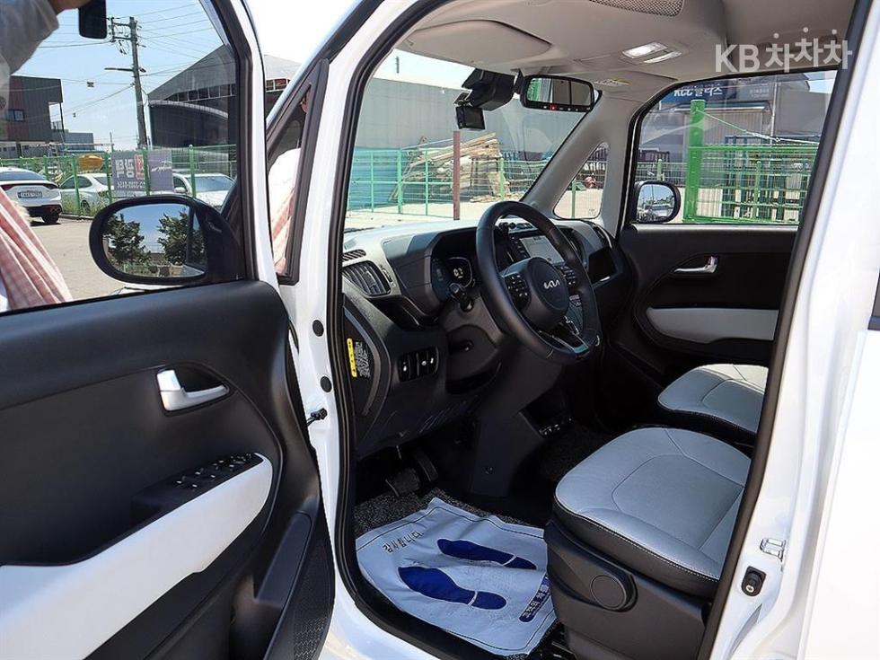 2025 - kia kia