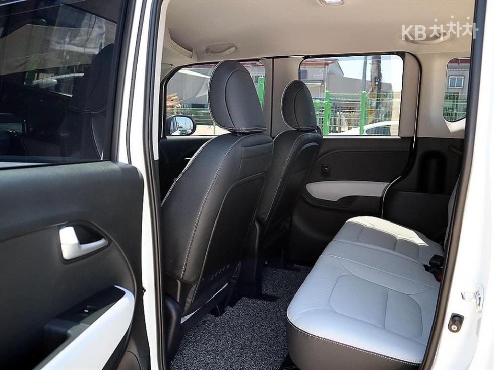 2025 - kia kia