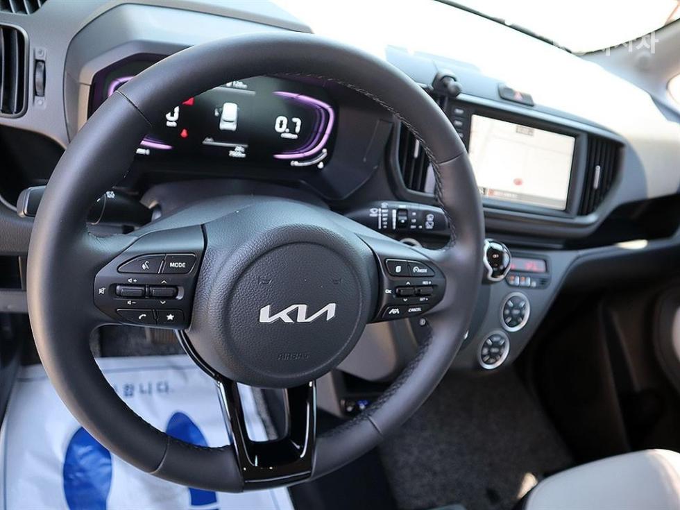2025 - kia kia