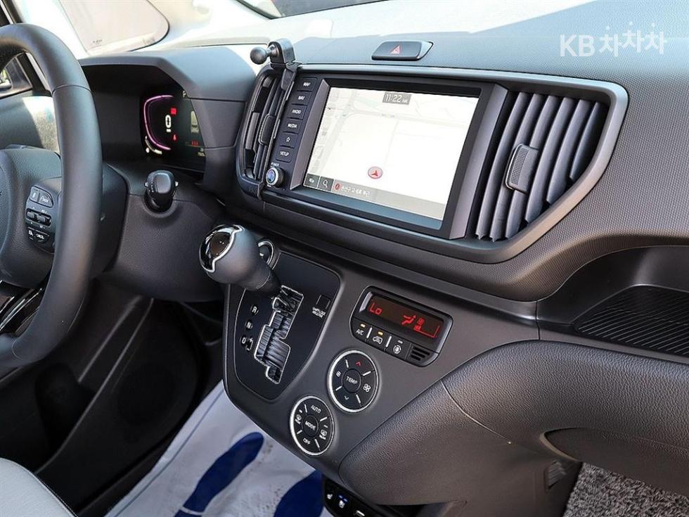2025 - kia kia