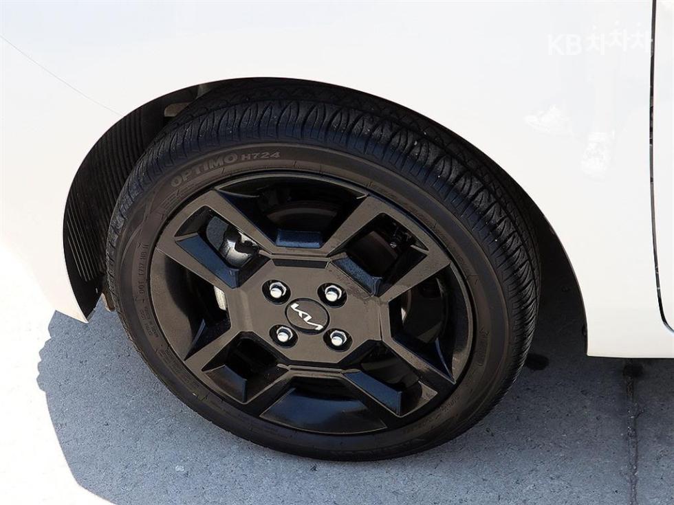 2025 - kia kia
