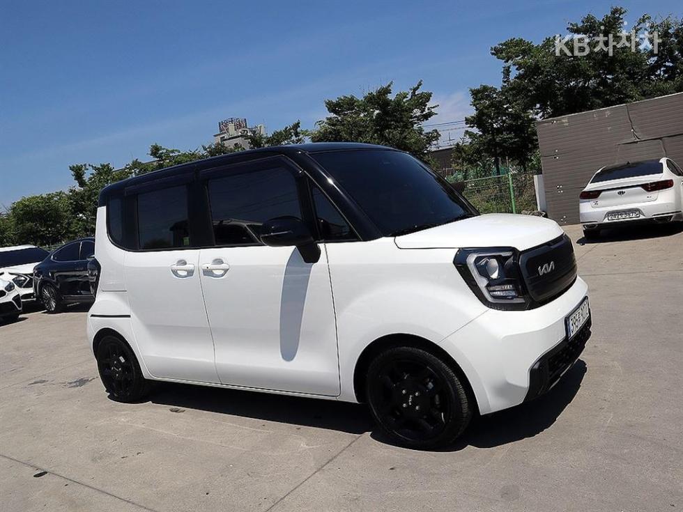 2025 - kia kia