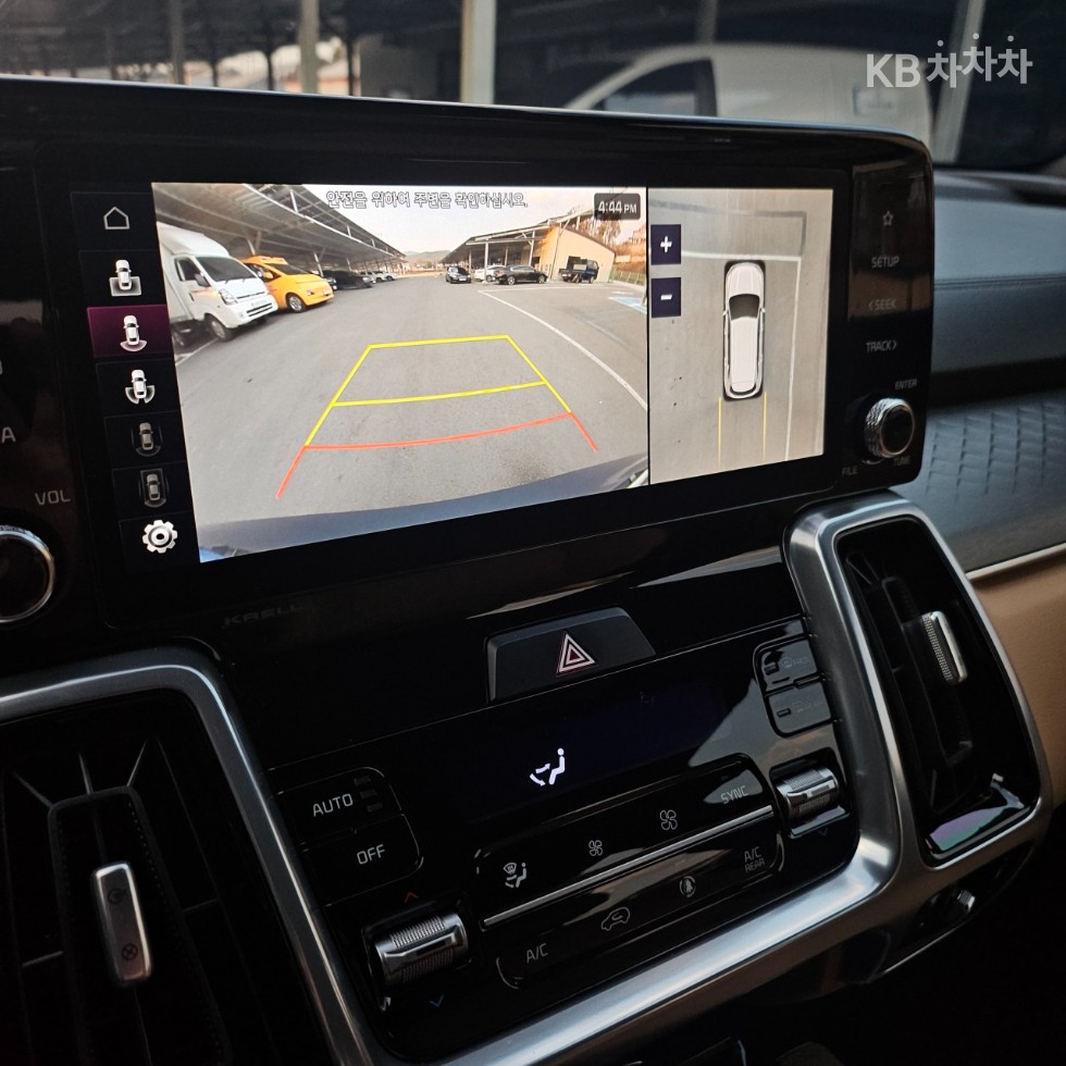 2023 - kia sorento