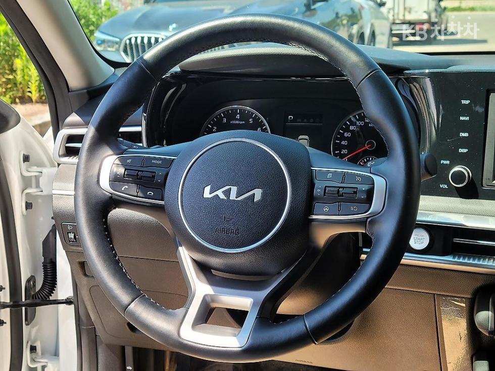 2023 - kia k5