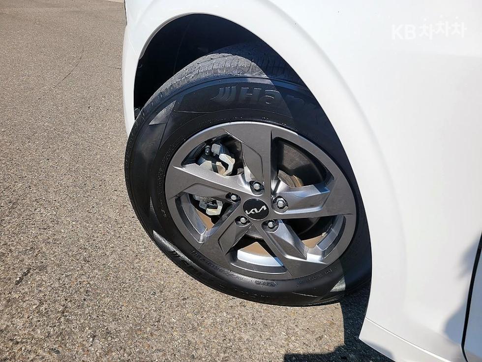 2023 - kia k5