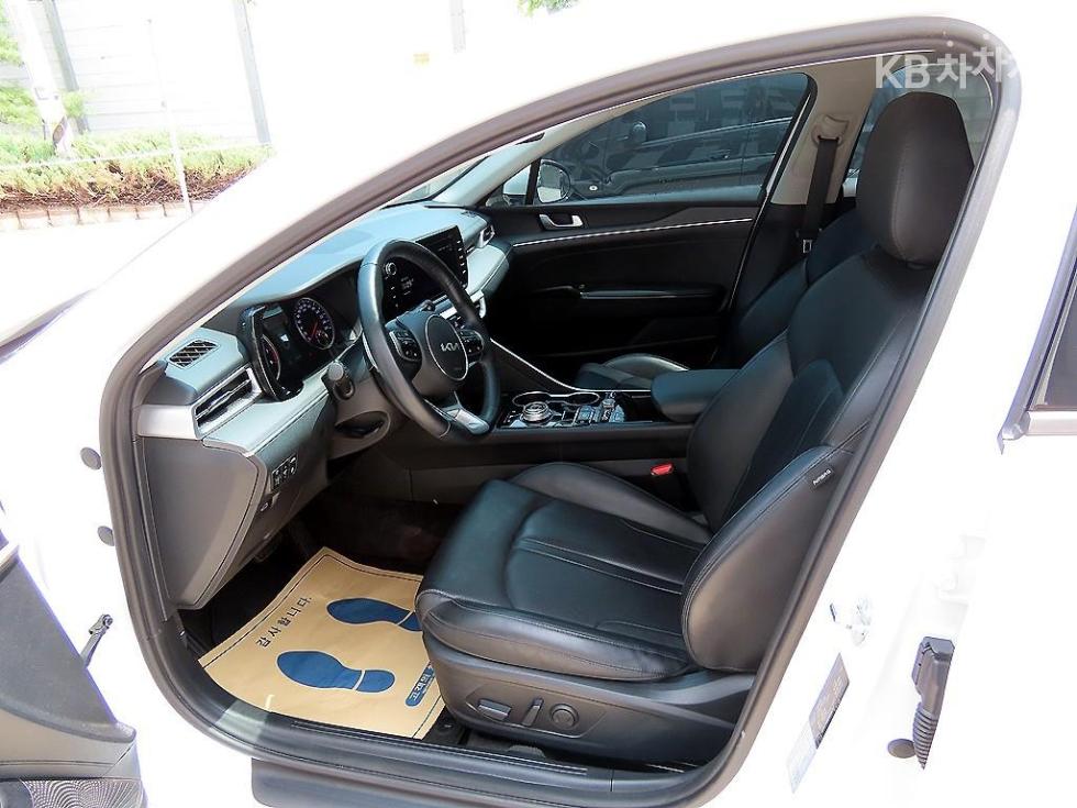 2023 - kia k5