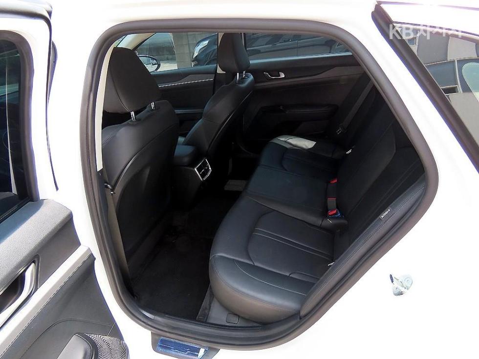 2023 - kia k5