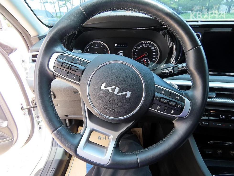 2023 - kia k5
