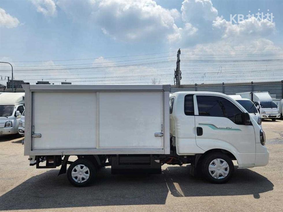 2022 - kia bongo iii