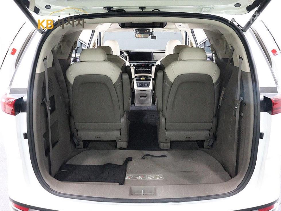 2023 - kia carnival