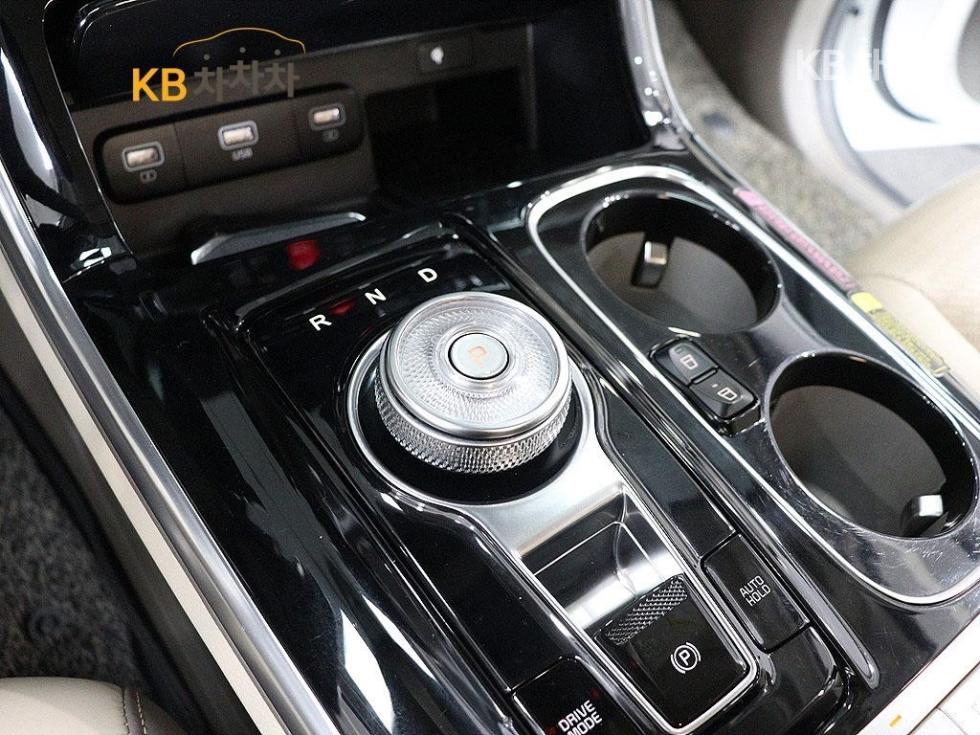 2023 - kia carnival