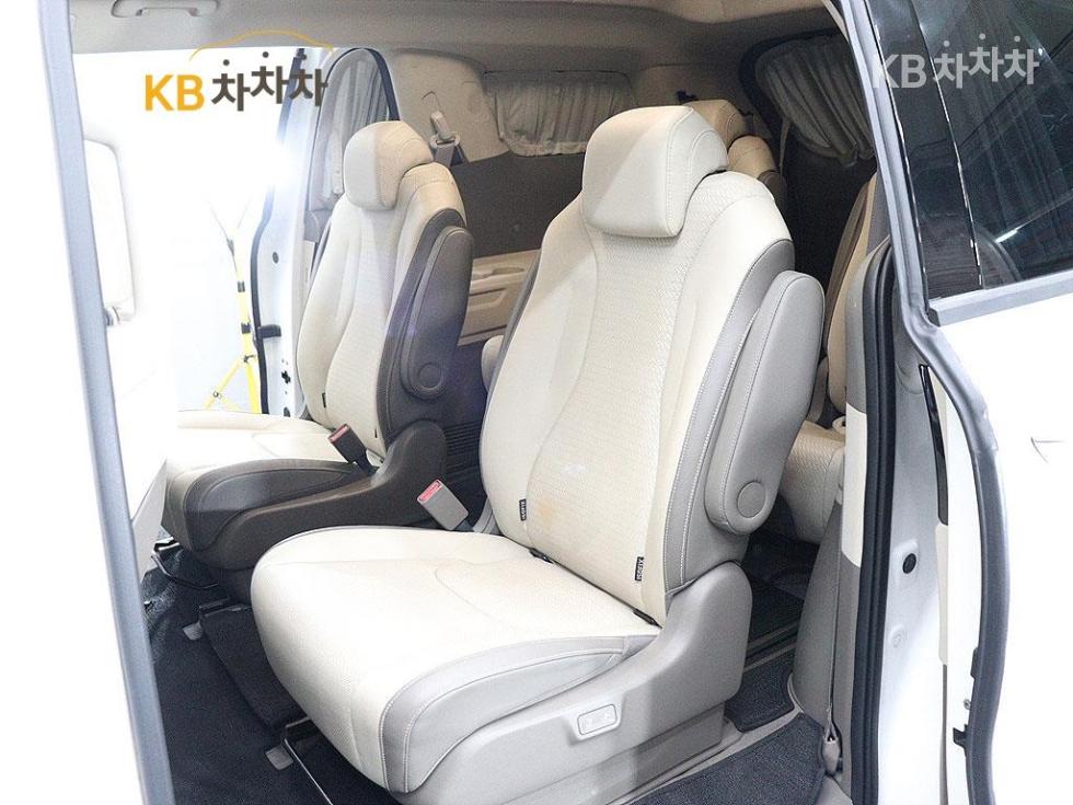 2023 - kia carnival