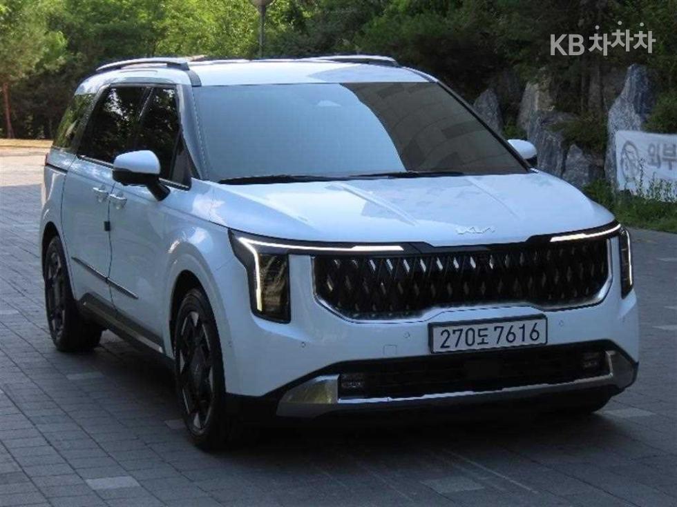 2025 - kia carnival
