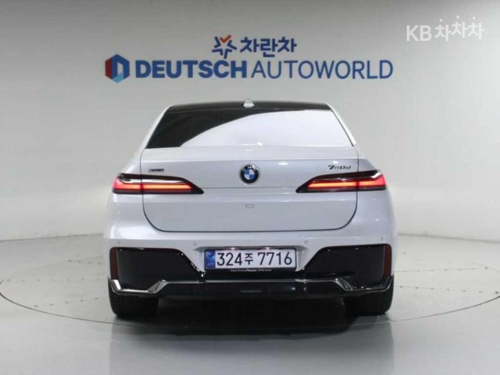 BMW 7er — miniaturë 4