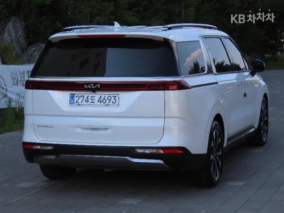 2023 - kia carnival