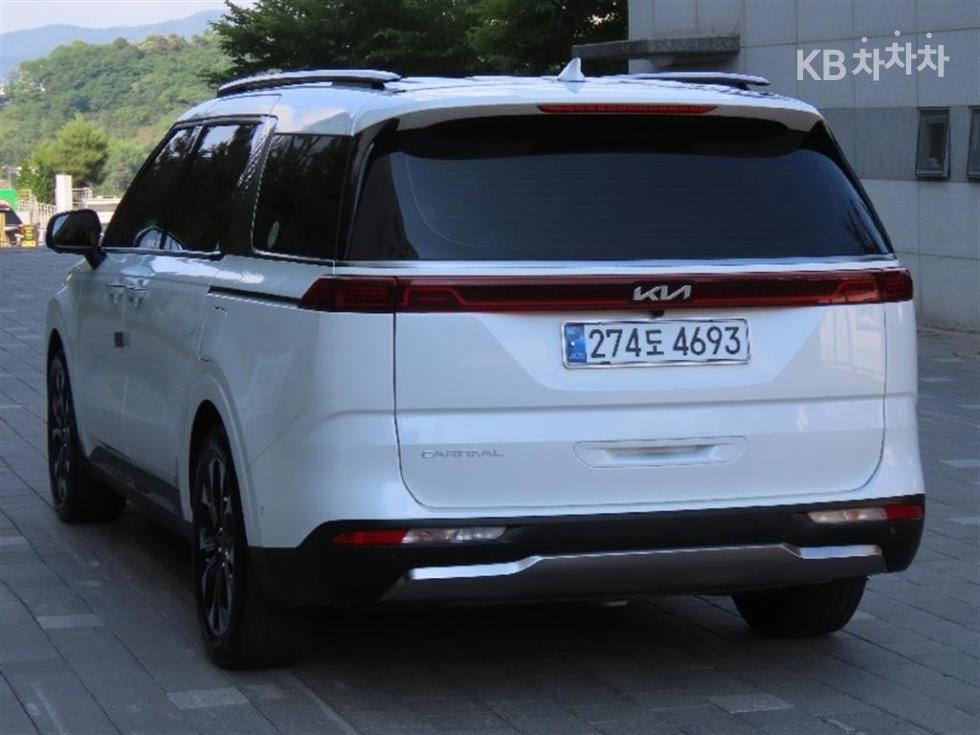 2023 - kia carnival