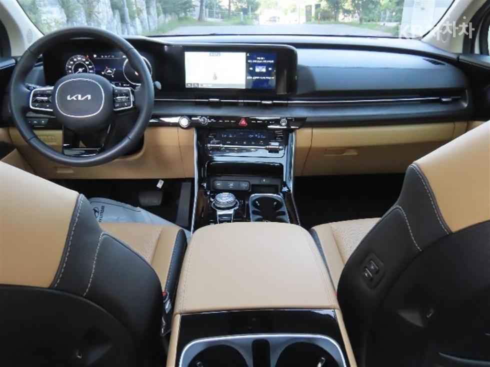 2023 - kia carnival