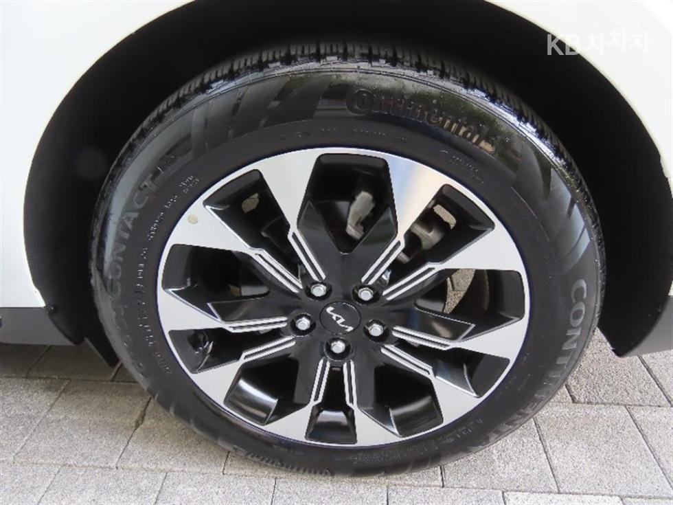2023 - kia carnival