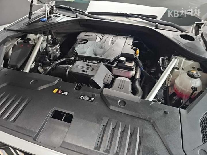 Genesis GV70 Gasoline 2.5T AWD — фото 5