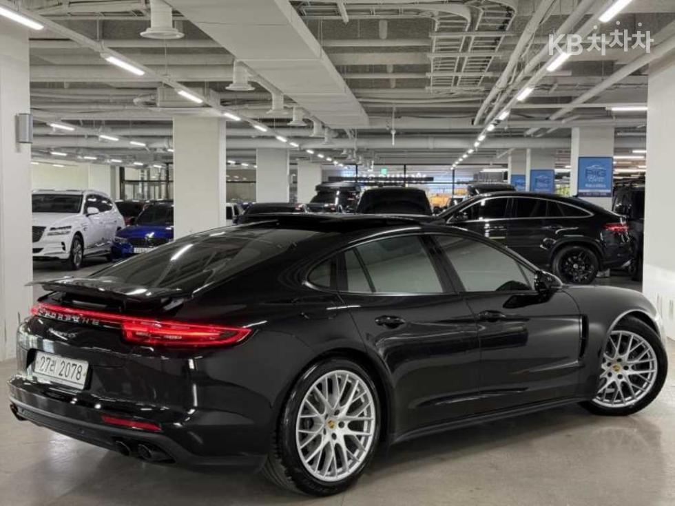 2018 Porsche (971) photo