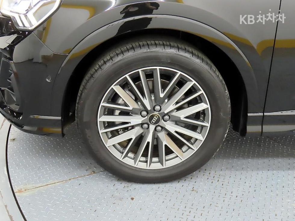2025 Audi The New Q3(F3) photo