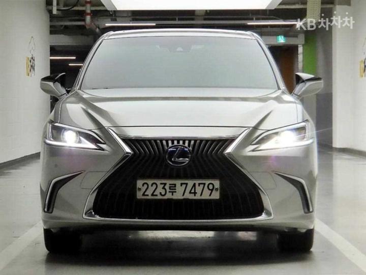 Lexus ES New Generation 300h Executive