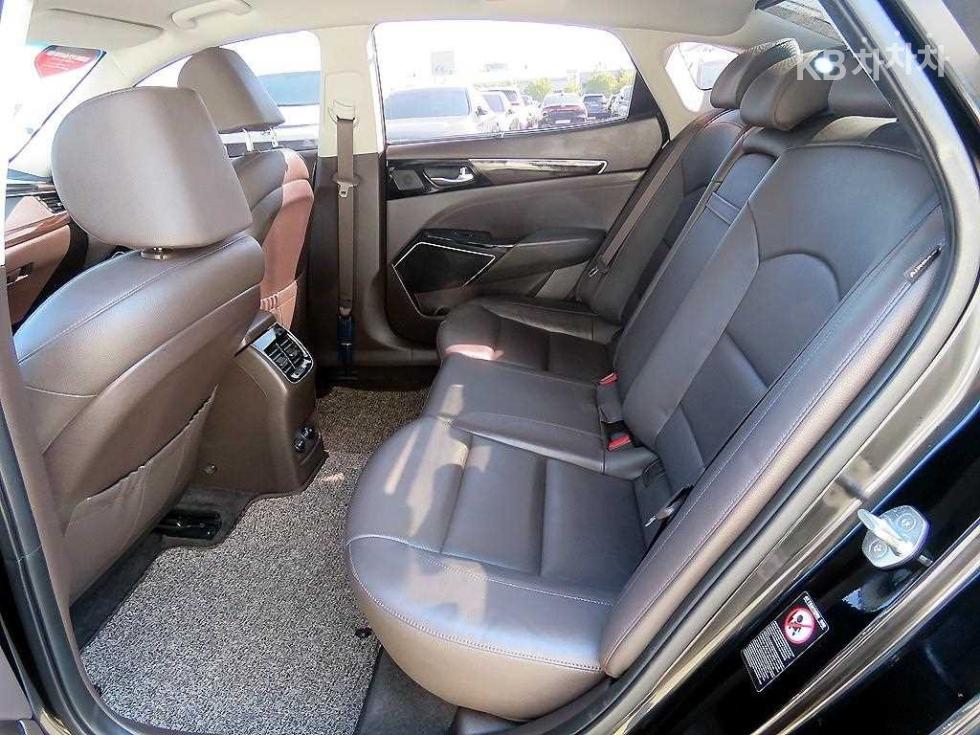 2019 - kia k7