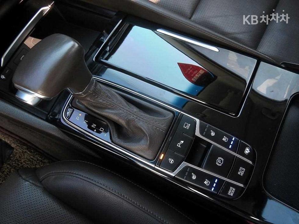 2019 - kia k7