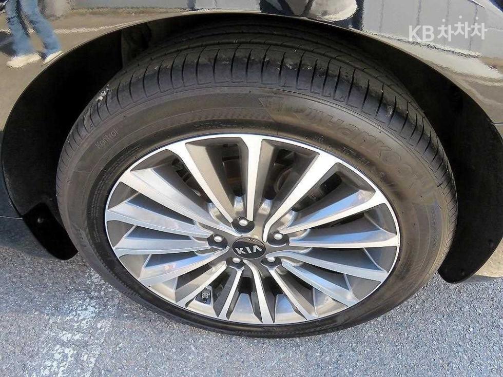 2019 - kia k7