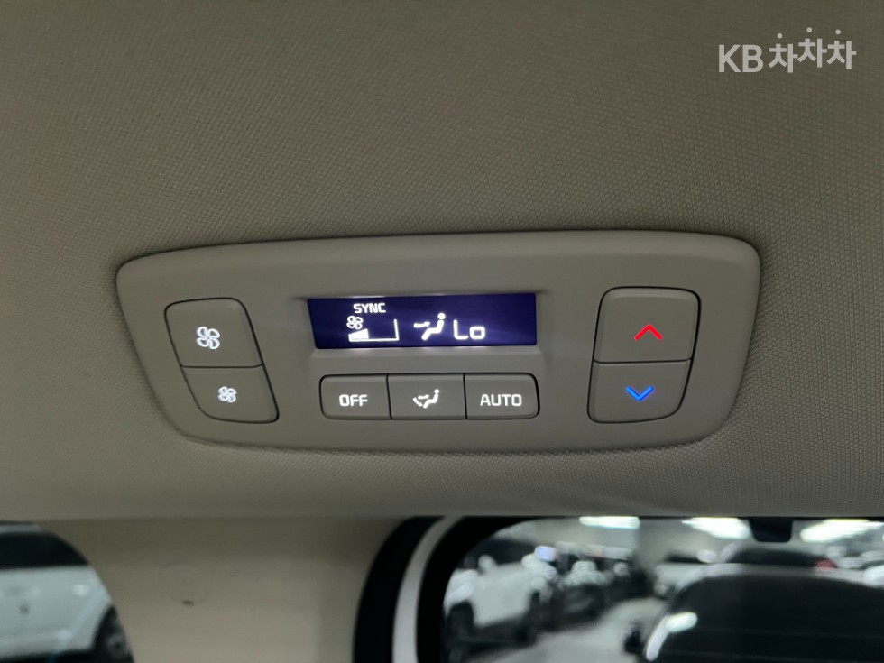 2025 - kia carnival