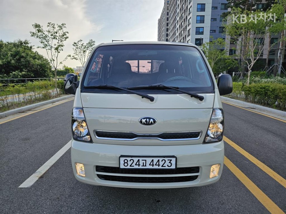 2019 - kia bongo iii