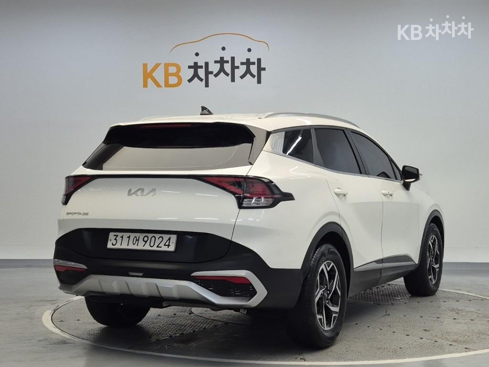 2023 - kia sportage
