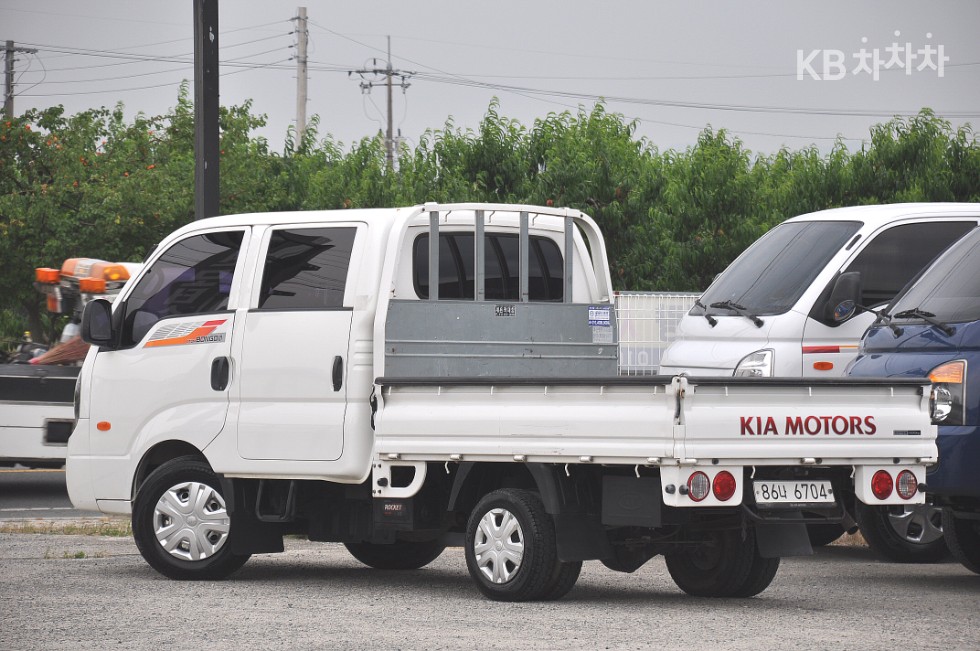 2017 - kia bongo iii