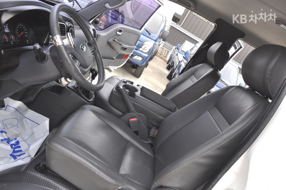 2017 - kia bongo iii