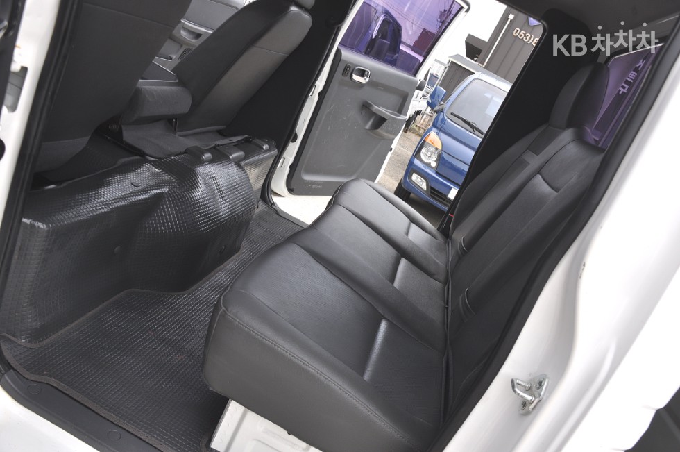 2017 - kia bongo iii