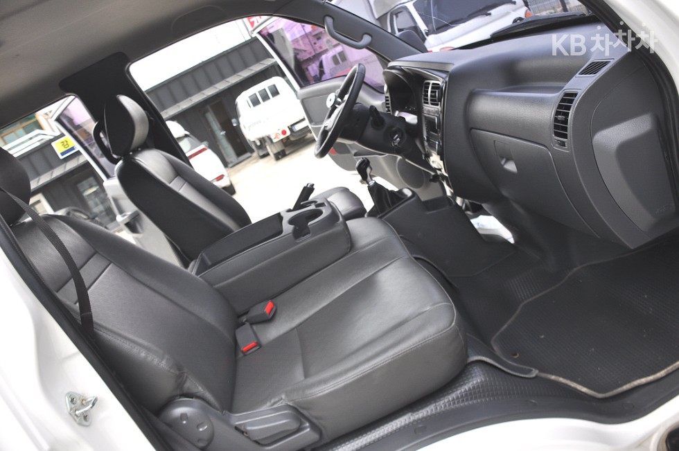 2017 - kia bongo iii