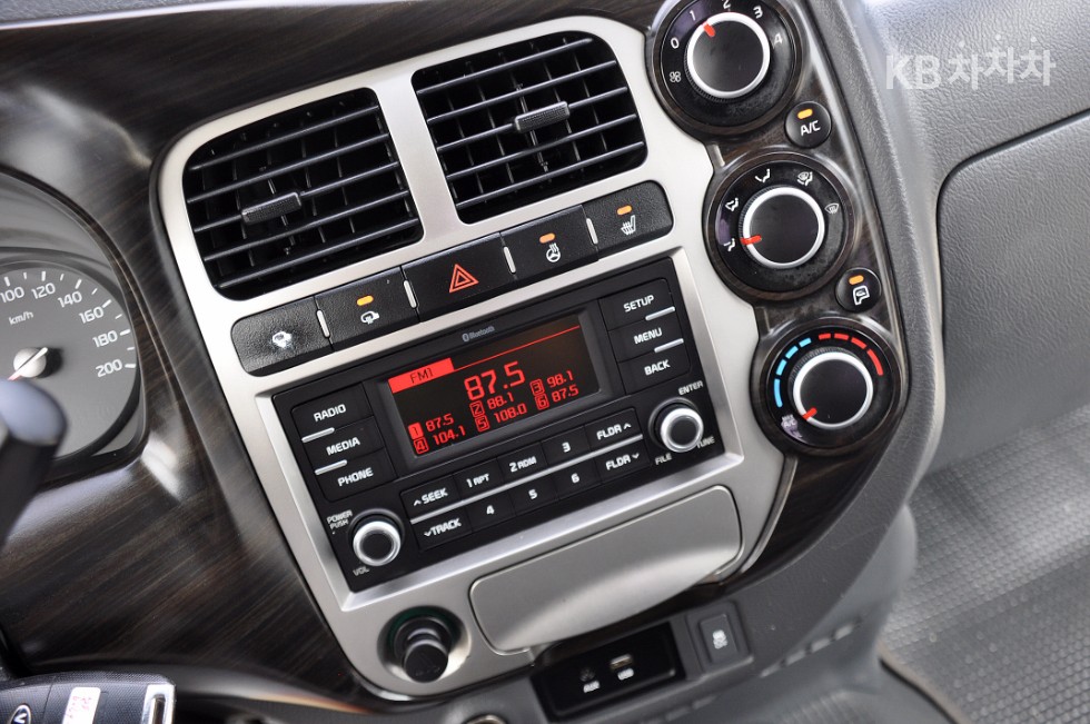2017 - kia bongo iii