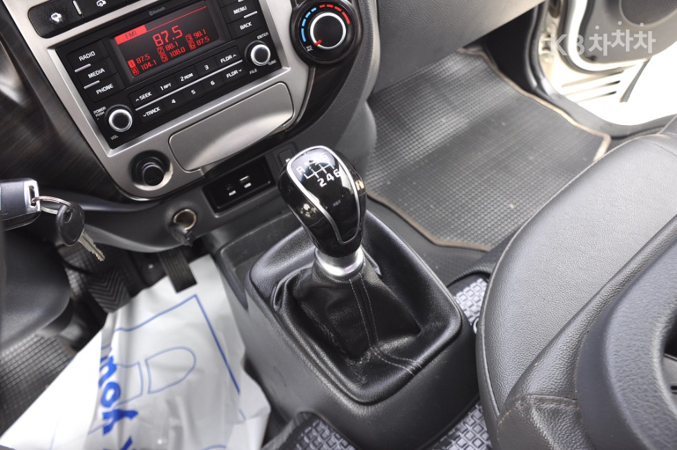 2017 - kia bongo iii