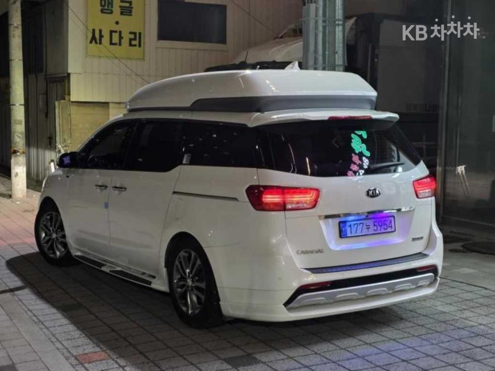 2018 - kia carnival