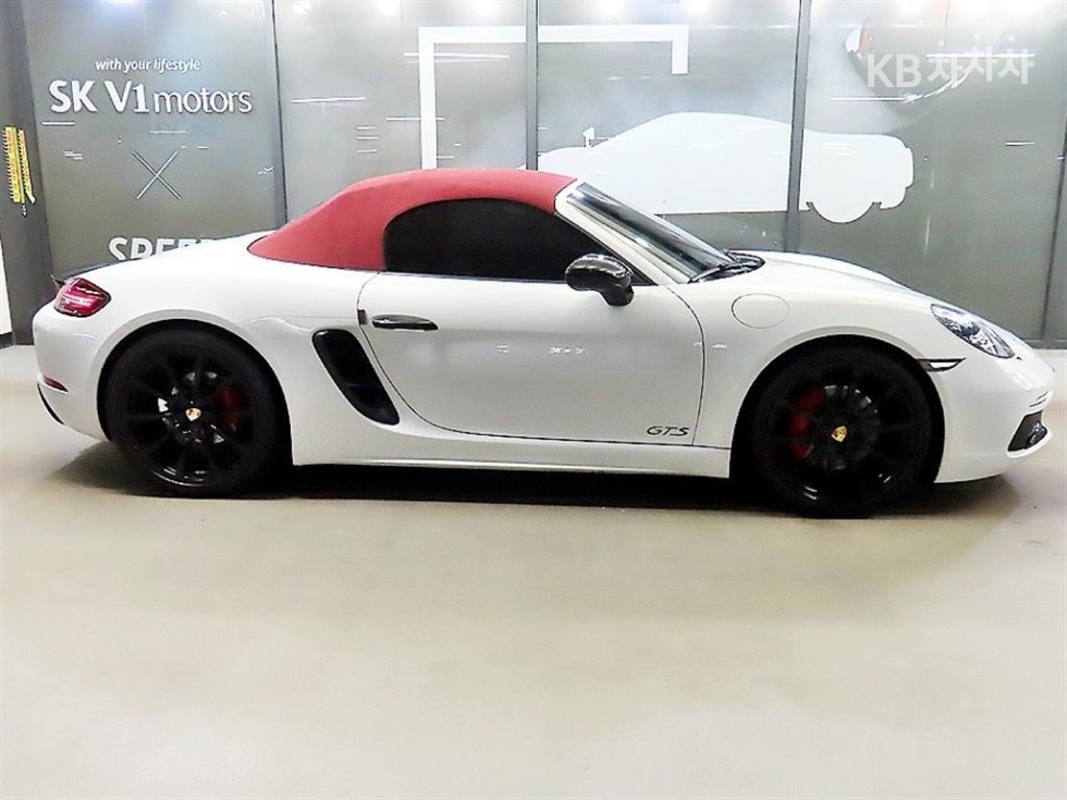2017 Porsche 718 photo
