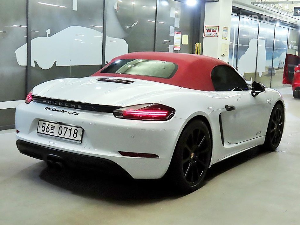 2017 Porsche 718 photo