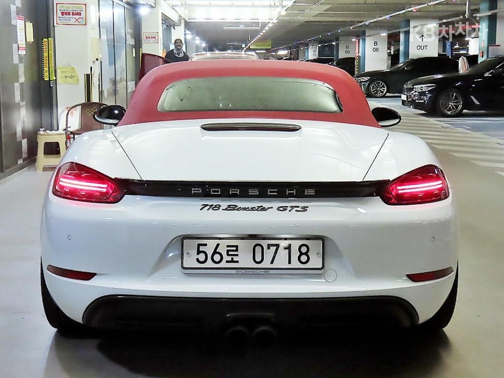 2017 Porsche 718 photo