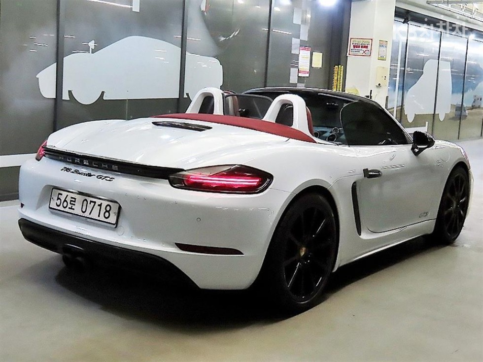 2017 Porsche 718 photo