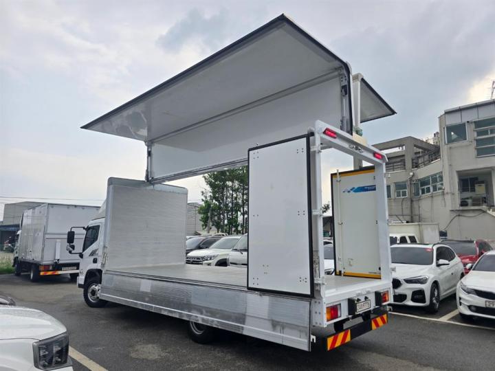 Hyundai Mighty 2024 photo 3
